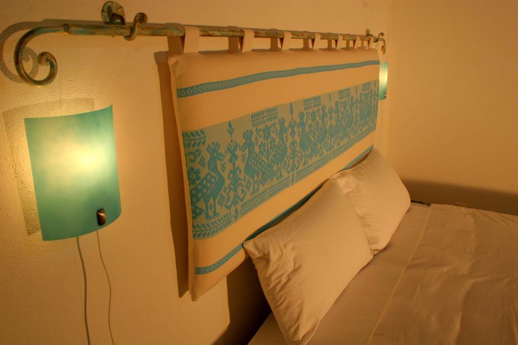 Note Sulla Piazza Bed and Breakfast Κάλιαρι Δωμάτιο φωτογραφία